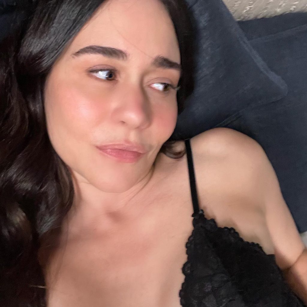 Alessandra Negrini biquíni de cor branca