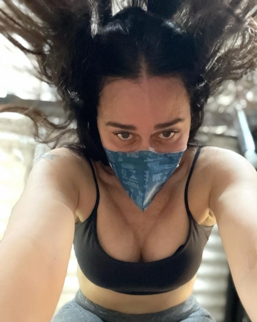 Alessandra Negrini parece nua