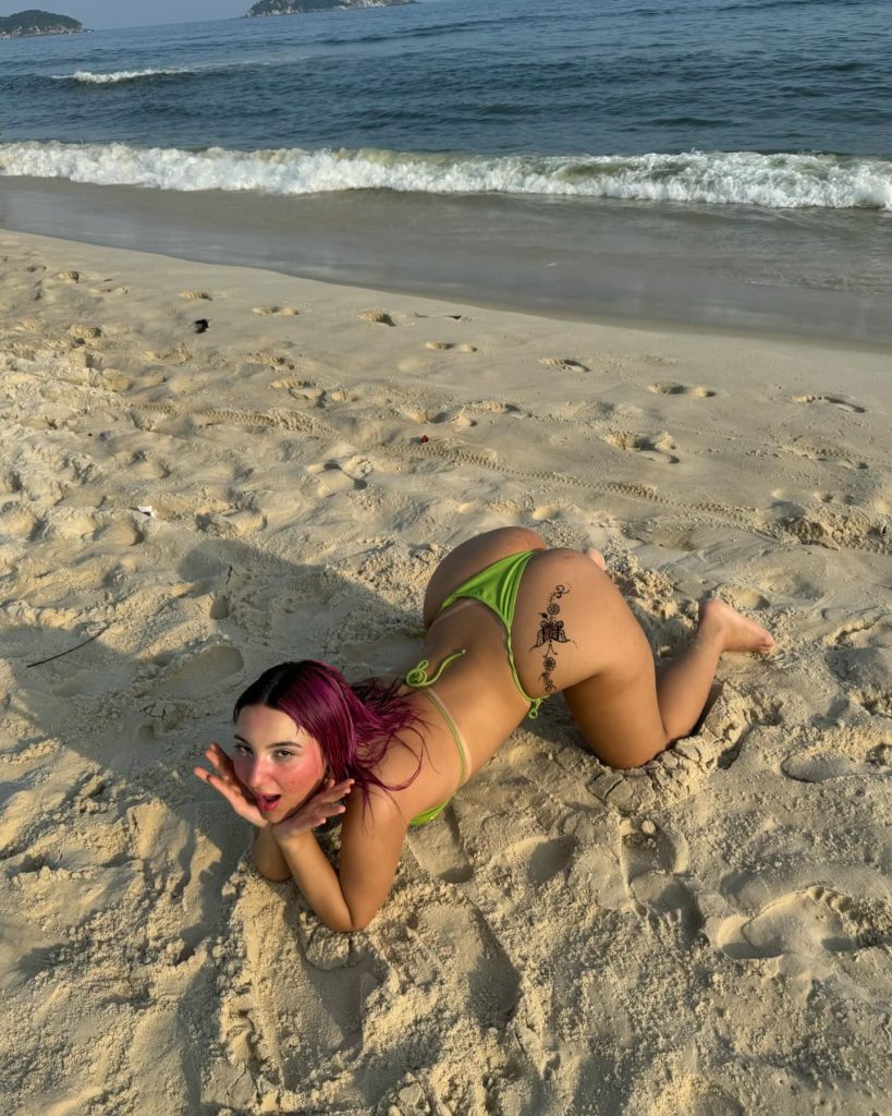 Belle Belinha biquíni de cor branca