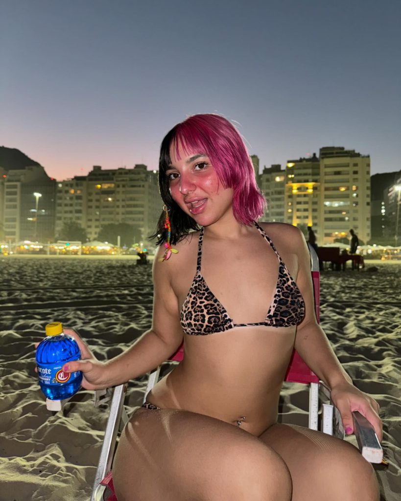 Belle Belinha feurig nackt