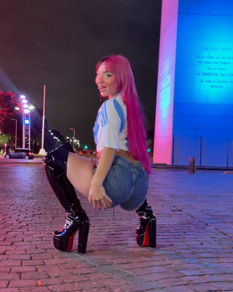 Belle Belinha modelagem biquíni