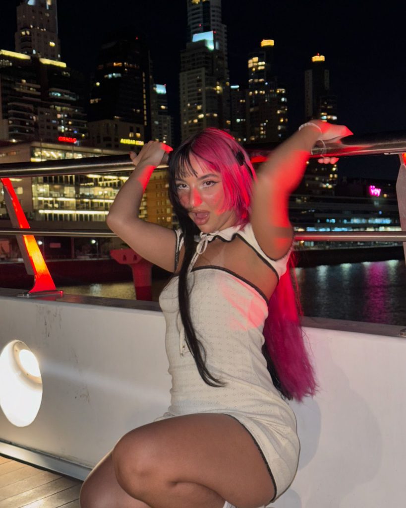 Belle Belinha modellierung brüste