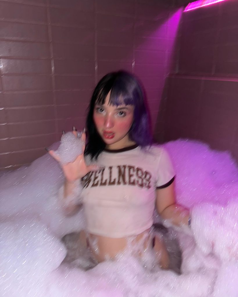 Belle Belinha posa fodida