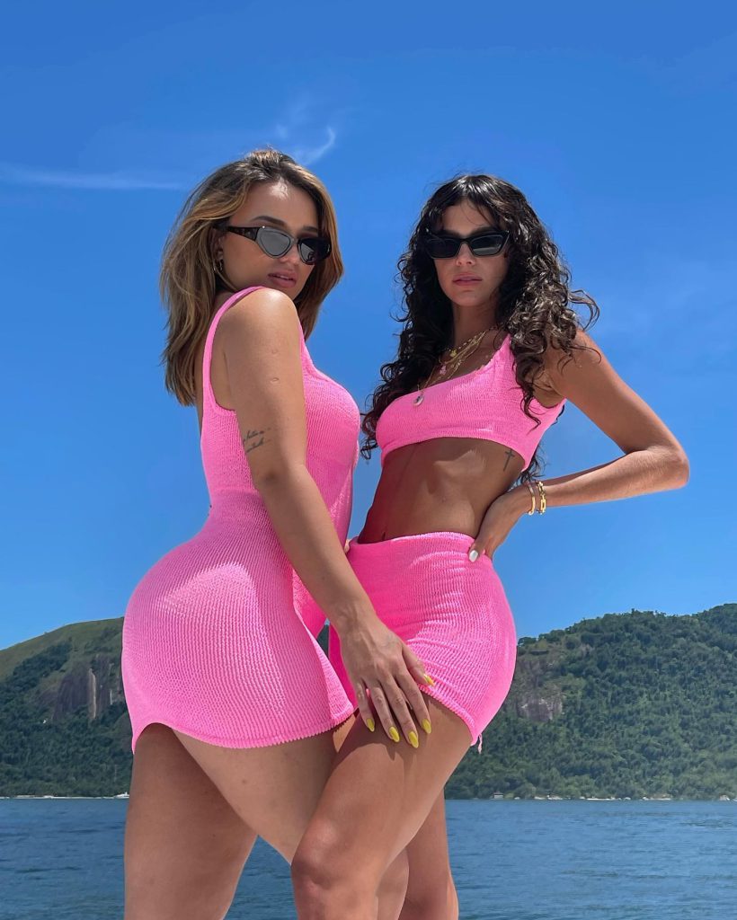 Bruna Marquezine posa rata