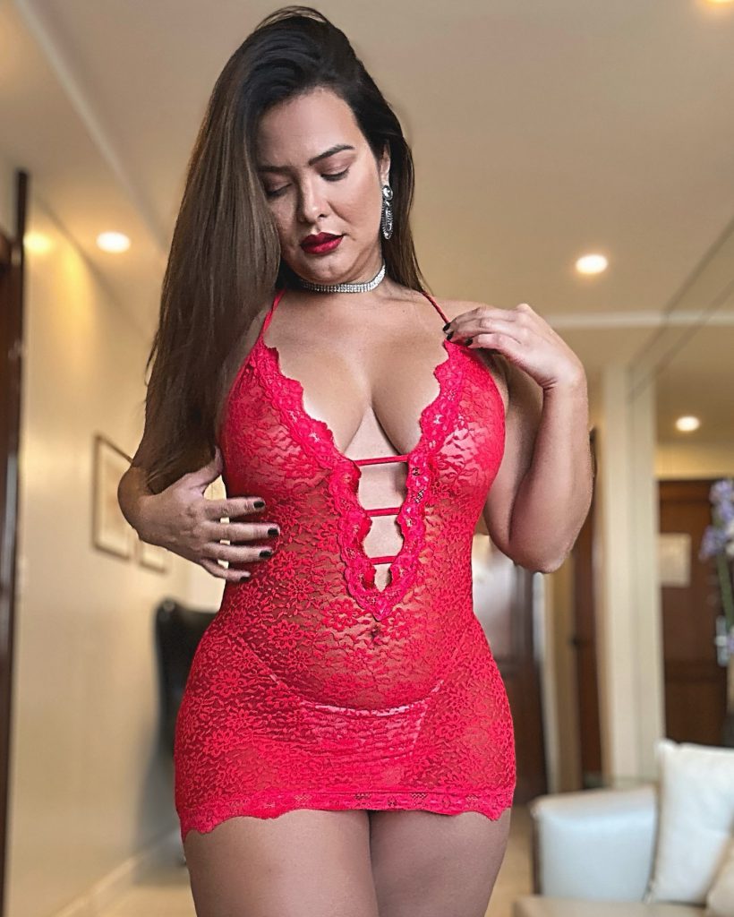 Geisy Arruda modelliert sexy