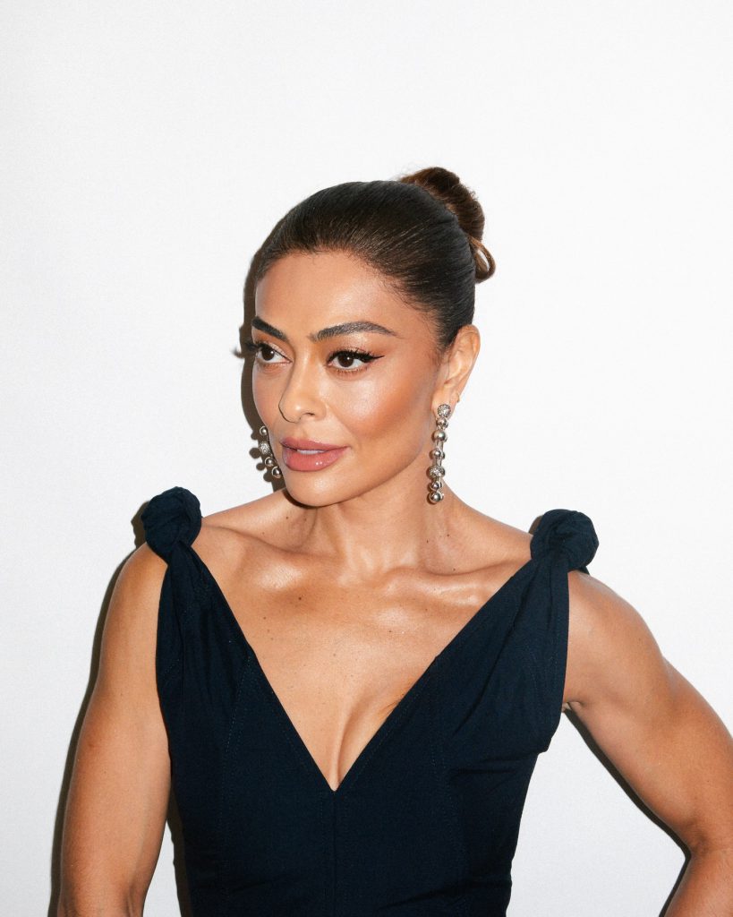 Juliana Paes stellt feuer heiß dar