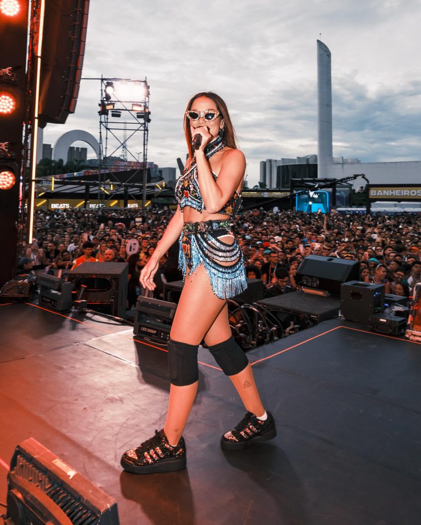 Anitta modelliert ficken