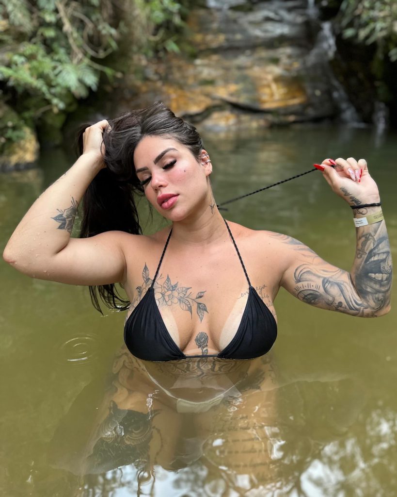 Anny Alves vê sexo xxx