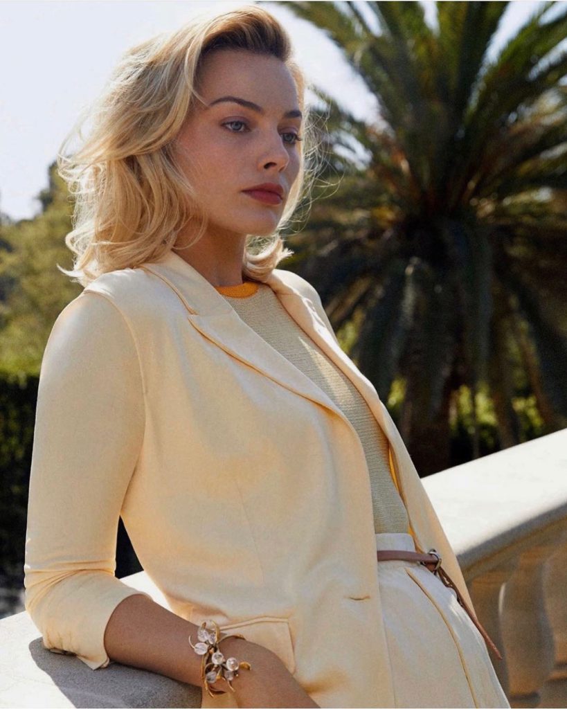 Margot Robbie dá a conhecer os seus musculos