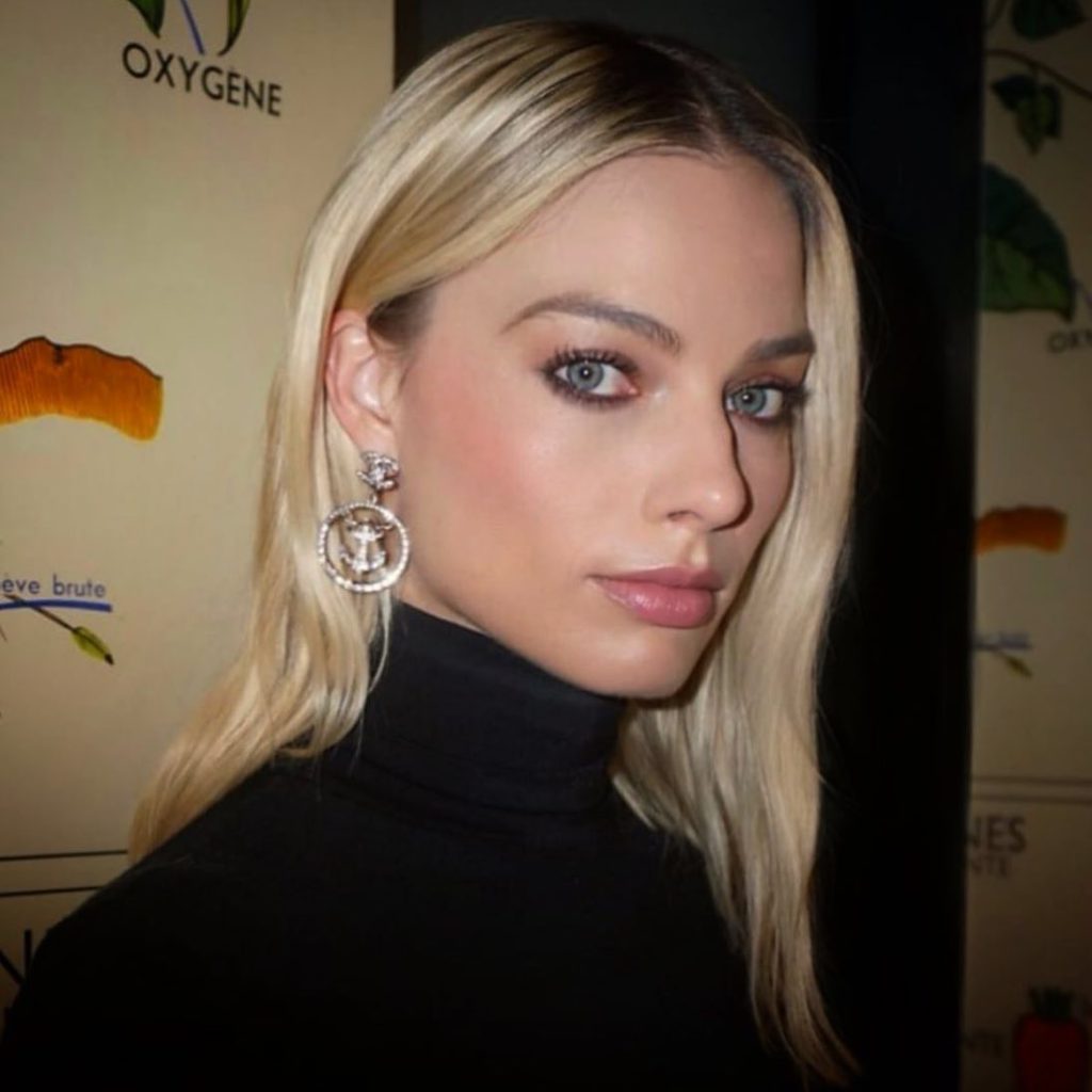 Margot Robbie schildert feuer heiße bilder