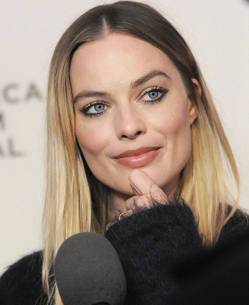 Margot Robbie stellt feuer dar xxx sexo