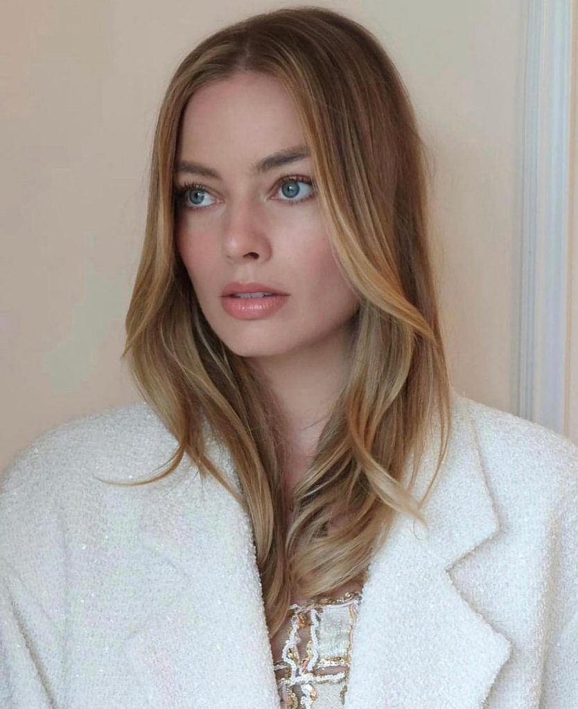 Margot Robbie vê fotos quentes