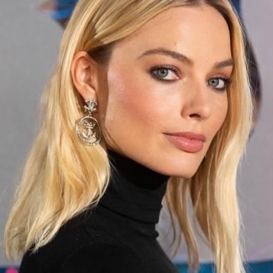 Margot Robbie vê porno